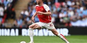 赖斯此前381场比赛没有任意球破门，对阵皇马12分钟内双响