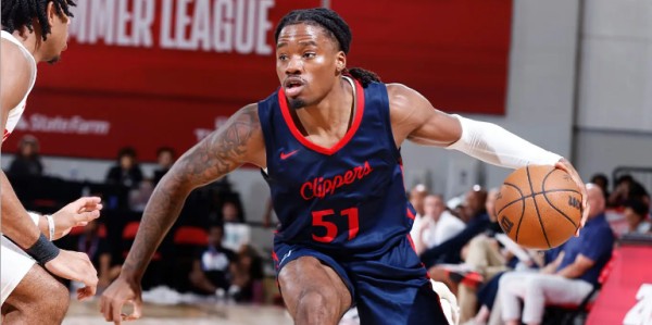 澳门百家乐平台-传球能力相当不错！快船替补锋线新秀看起来倒是颇有特点？