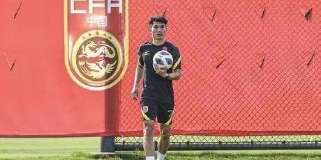 泰山队救星，郑智下家二选一，最佳选择无疑是泰山队